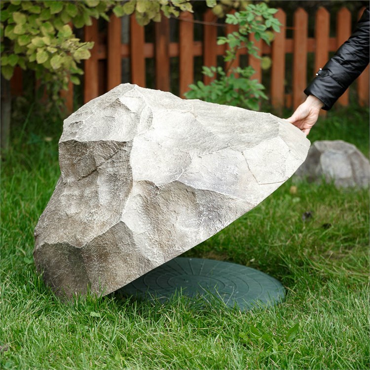 садовый камень‑крышка для люка из стеклопластика