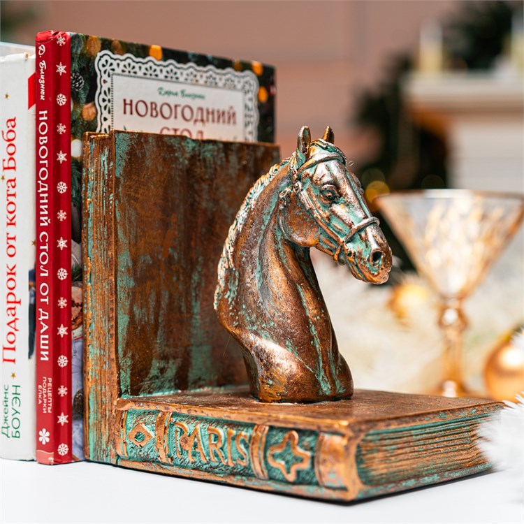 ограничитель книг на полке