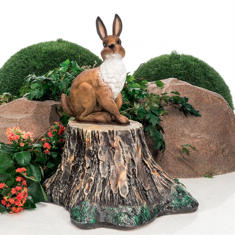 Садовая фигура Заяц на пне