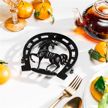 {{photo.Alt || photo.Description || 'Подставка под горячее Лошадь 300-133 металл'}}