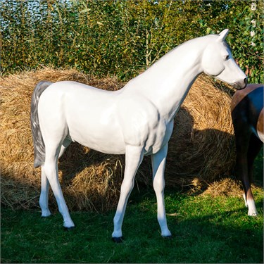 {{photo.Alt || photo.Description || 'Фигура Конь из стеклопластика U07494-W высота 190 см цвет белый'}}