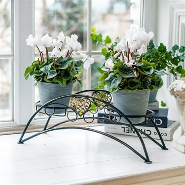 {{photo.Alt || photo.Description || 'Цветочница на подоконник металлическая 140-982 на два кашпо'}}