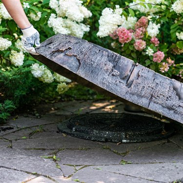 {{photo.Alt || photo.Description || 'Крышка для люка Пень большой U07699 стеклопластик 118 см'}}