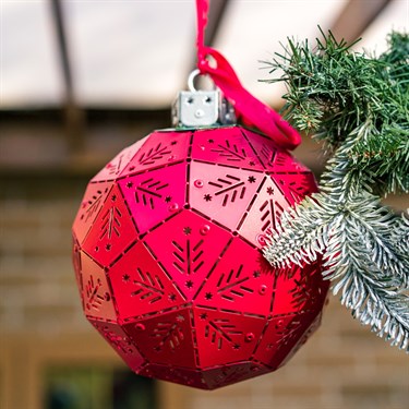 {{photo.Alt || photo.Description || 'Полигональная фигура металлическая новогодний Шар 1010 d=20 см'}}