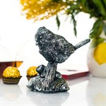 фигурка в стильном дизайне