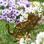 декор для сада в модной покраске