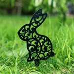 зайчик в саду