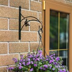 Кронштейн для цветов на стену