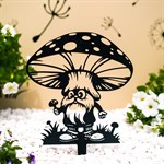 гриб в саду