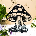 гриб в саду