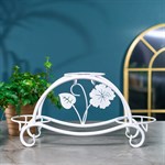 цветочница с красивым декором