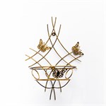 из металла на стену