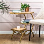 на пол у кровати