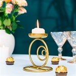 на стол в цвете золото