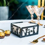 с черными котами