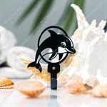 крючок с дельфином