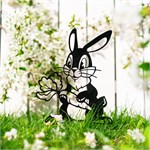 заяц в саду