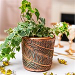 стильное кашпо под бронзу