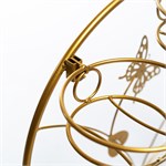 с декором бабочки и листья