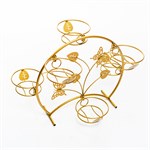 на широкий подоконник