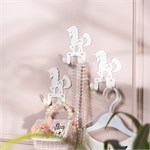 стильные крючки для детской комнаты
