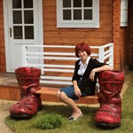 Садовая скамейка с кашпо