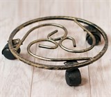 Подставка для цветов на колесиках