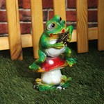 Садовая фигура лягушка с гармошкой