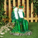 Лягушки на скамейке