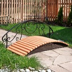 Мостик через пруд