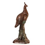 Садовая фигура павлиниха