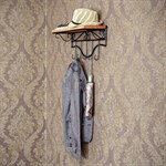 Деревянная вешалка для одежды