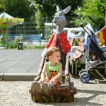 Фигурка в сад Ослик
