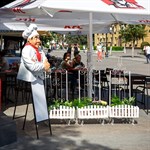 Ростовая рекламная фигура