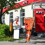 Рекламные фигуры из стеклопластика