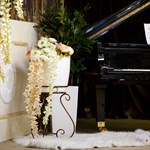 Кованая стойка для цветка 