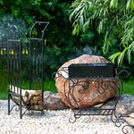 Металлическая дровница для сада