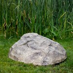 Крышка люка камень