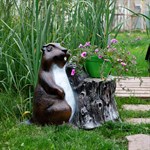 Бобер с пнем фигура для сада