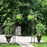 Кованая арка для сада