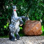 Лошадь на дыбах садовая фигура 