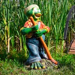 Фигура Лягушка для сада