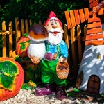 Садовая фигурка гном с грибом Садовая фигурка гном с грибом