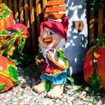 Гном с виноградом за 2170 руб.