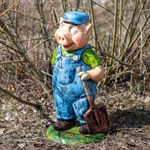 Поросенок с лопатой U08349