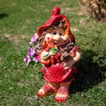 Садовая фигура девочка