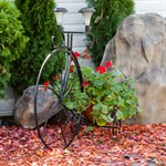 Садовая цветочница 