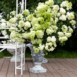 Садовый вазон для цветов 