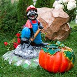 Крышка люка крот с лапатой Крышка люка крот с лапатой