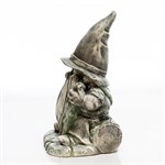 Гном на пеньке FL08404 F08404-BTO - фото 53275